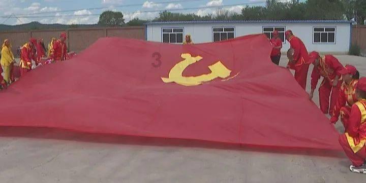 中考成绩差没能上普高，该选择民办高中还是职高呢？游戏画面